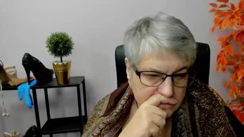 I R I S online show from December 2024 10:15:02 AM