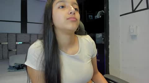 Iris Fyre  online show from May 2026 12:33:01 PM