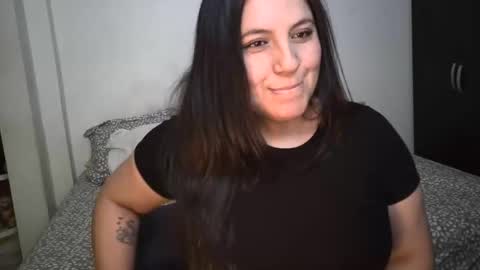 Snapshot of irissex07 chatting on October 2025 01:03:01 AM    YOU IRIS      online show from October 2025 01:03:01 AM