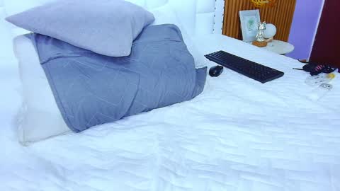 Sandy  online show from January 2025 06:06:01 PM