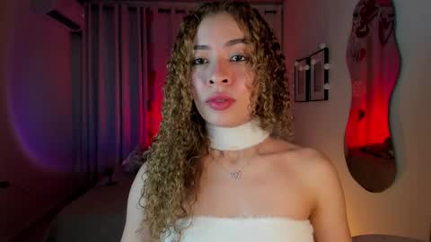 Snapshot of isa_____ chatting on February 2025 12:14:01 AM isa_____ online show from February 2025 12:14:01 AM