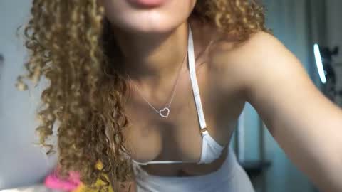 Snapshot of isa_____ chatting on September 2025 06:40:01 PM isa_____ online show from September 2025 06:40:01 PM