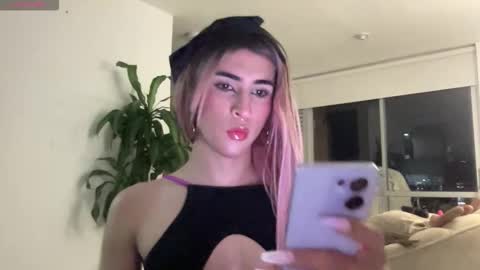 Isa  online show from November 2025 03:19:02 AM