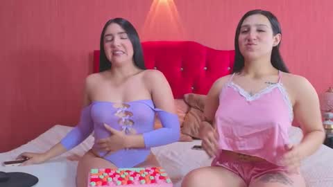 Isa and Natasha online show from October 2025 01:32:01 PM