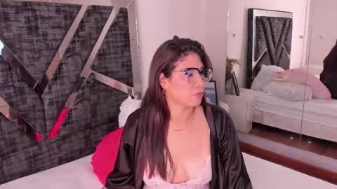 oIssaJonneso online show from February 2026 12:56:01 PM