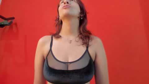 Isabella online show from February 2025 11:51:01 AM