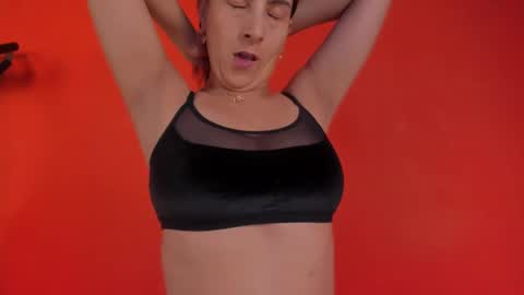 Isabella online show from February 2025 10:43:02 AM