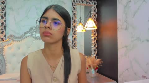 Snapshot of isa_little4u chatting on January 2025 07:18:01 PM online show from January 2025 07:18:01 PM