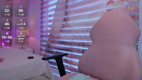 Snapshot of isa_little4u chatting on October 2025 03:29:02 PM online show from October 2025 03:29:02 PM