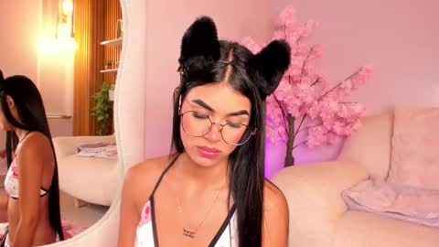 Snapshot of isa_little4u chatting on November 2025 10:54:02 AM online show from November 2025 10:54:02 AM