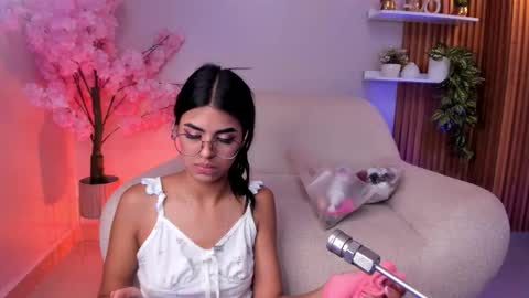 Snapshot of isa_little4u chatting on November 2025 03:49:01 PM online show from November 2025 03:49:01 PM