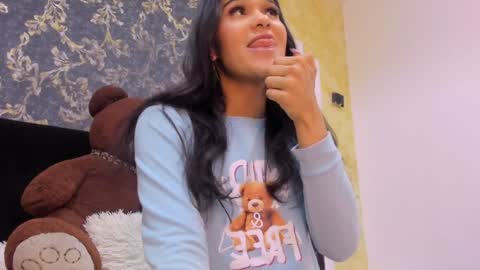 Isa  online show from February 2025 07:10:02 PM