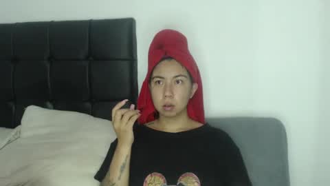 Snapshot of isa_mey chatting on December 2024 02:36:02 AM Isa online show from December 2024 02:36:02 AM