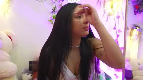 Isabella        online show from November 2025 10:56:01 PM