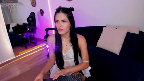 Snapshot of isa_rouse__ chatting on September 2025 03:10:01 AM ISA ROUSE online show from September 2025 03:10:01 AM