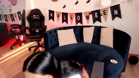 Snapshot of isa_rouse__ chatting on October 2025 02:31:01 AM ISA ROUSE online show from October 2025 02:31:01 AM