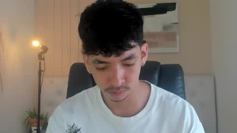 isaac_cryston online show from November 2025 09:04:02 PM