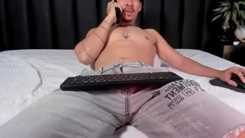 isaac_cryston online show from January 2026 10:04:01 PM