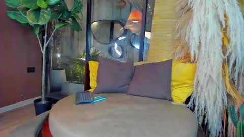 isaac_grimm online show from December 2025 03:22:01 AM