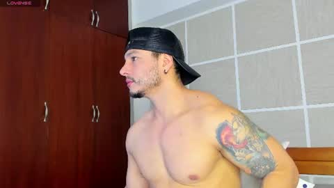 Isaac Surez online show from June 2026 12:46:02 PM