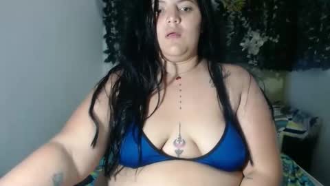 Snapshot of isaaval100 chatting on October 2025 04:33:02 AM isaaval100 online show from October 2025 04:33:02 AM