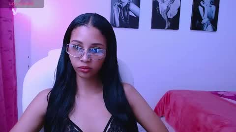 Snapshot of isabel_bailey chatting on May 2026 01:54:02 AM isabel online show from May 2026 01:54:02 AM