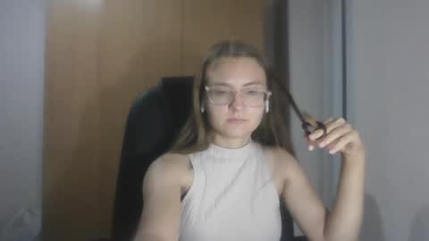 Snapshot of isabel_loveee chatting on September 2025 08:10:01 PM isabel_loveee online show from September 2025 08:10:01 PM