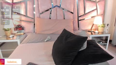 Isabel online show from February 2025 01:19:01 AM