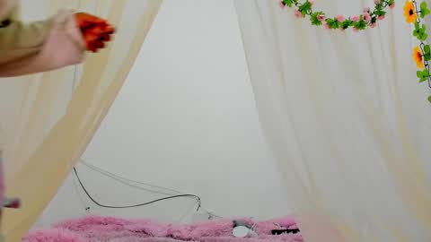 Snapshot of isabela_gonzalez_ chatting on January 2025 04:58:02 AM ISA online show from January 2025 04:58:02 AM