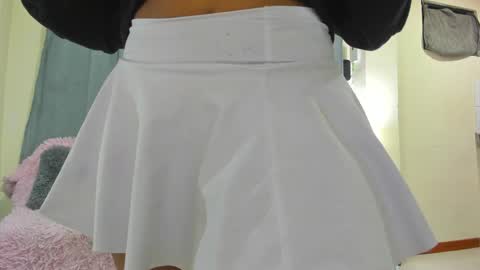 Snapshot of isabela_gonzalez_ chatting on February 2025 08:00:02 AM ISA online show from February 2025 08:00:02 AM