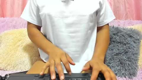 Snapshot of isabela_gonzalez_ chatting on February 2025 03:42:01 AM ISA online show from February 2025 03:42:01 AM