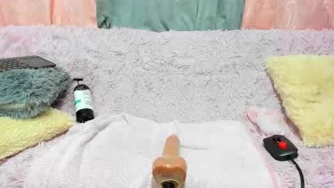 Snapshot of isabela_gonzalez_ chatting on February 2025 06:47:02 AM ISA online show from February 2025 06:47:02 AM