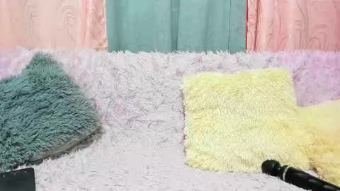 Snapshot of isabela_gonzalez_ chatting on February 2025 03:32:01 AM ISA online show from February 2025 03:32:01 AM