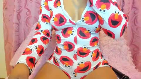 Snapshot of isabela_gonzalez_ chatting on September 2025 05:09:01 AM ISA online show from September 2025 05:09:01 AM