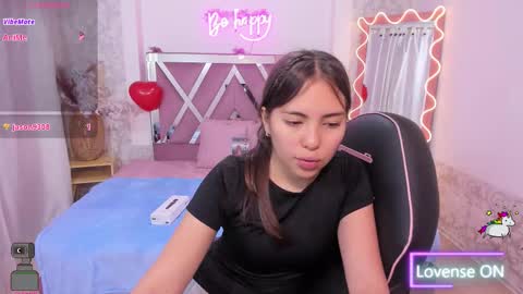 Snapshot of isabela_tay chatting on February 2026 11:40:01 AM ISABELA online show from February 2026 11:40:01 AM