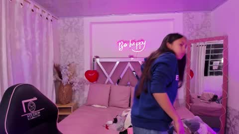 Snapshot of isabela_tay chatting on February 2026 11:33:01 AM ISABELA online show from February 2026 11:33:01 AM