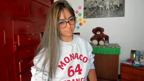 Snapshot of isabella22_1 chatting on January 2025 04:48:01 PM Isabella22 1 online show from January 2025 04:48:01 PM