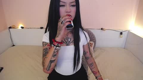 Snapshot of isabella__dark chatting on December 2024 09:28:02 PM    online show from December 2024 09:28:02 PM