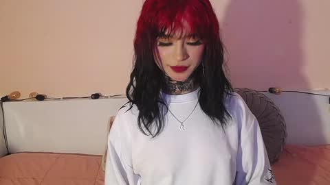 Snapshot of isabella__dark chatting on December 2024 10:31:01 PM    online show from December 2024 10:31:01 PM