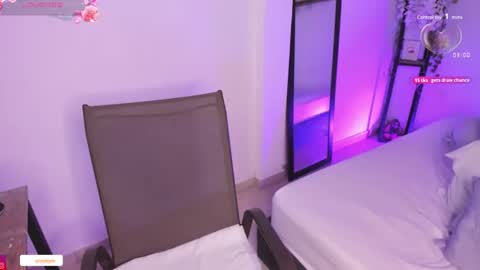 isabella online show from November 2025 06:52:02 PM