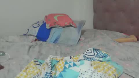 Snapshot of isabella_crown chatting on February 2025 03:00:02 AM isabella online show from February 2025 03:00:02 AM