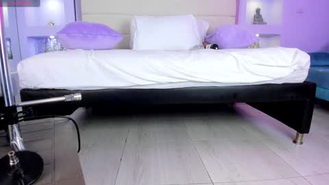 Snapshot of isabella_daniell chatting on February 2025 03:45:01 AM Isa online show from February 2025 03:45:01 AM