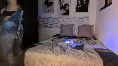 Snapshot of isabella_diazx chatting on April 2026 09:34:01 PM Isabella online show from April 2026 09:34:01 PM