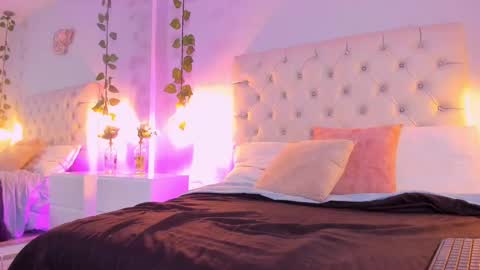   online show from February 2025 11:04:02 PM