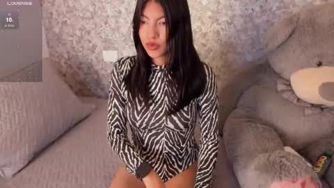 Snapshot of isabella_roberts13 chatting on March 2025 08:14:02 PM isa online show from March 2025 08:14:02 PM