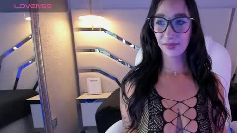 Isa  online show from December 2025 08:49:01 PM