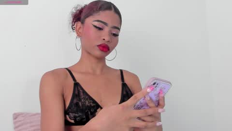 isabella online show from February 2025 12:49:01 AM