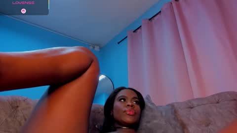 Snapshot of isabellabroms21 chatting on December 2025 02:29:01 AM v online show from December 2025 02:29:01 AM