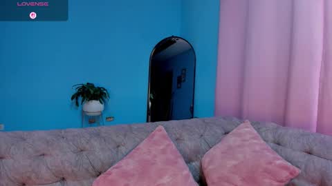 Snapshot of isabellabroms21 chatting on February 2026 10:04:02 PM v online show from February 2026 10:04:02 PM