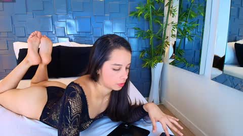 Isabella online show from December 2024 10:58:01 PM